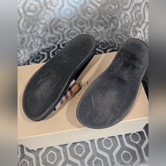 Burberry Women's ASHMORE Check PVC Slide SandalsSize US 6.5 - Picture 3 of 7